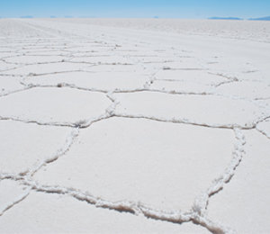 Le salar d'Uyuni en Bolivie, un impressionnant désert de sel