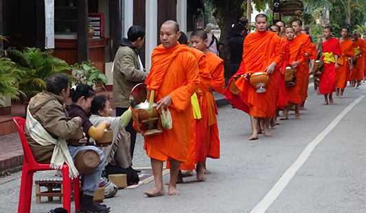 agence-voyage-locale-laos-thailande-motaiba-moines
