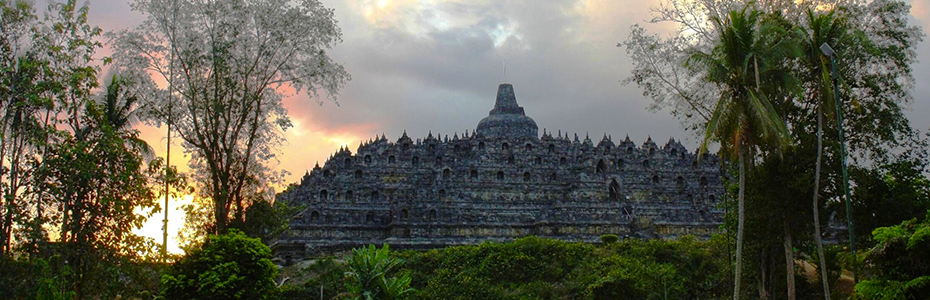 Le temps de Borobudur est le plus grand temple bouddhiste du monde