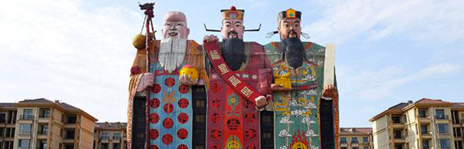 Parmi les logements les plus insolites d'Asie, un hôtel dans des statues de Dieux taoistes en Chine