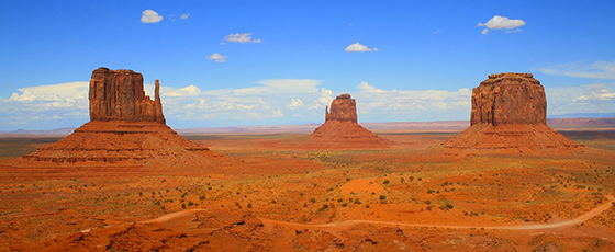 Catherine, spécialiste de l'Ouest américain avec l'agence locale Arizona V-Twin Dreams suggère notamment l'incontournable Monument Valley