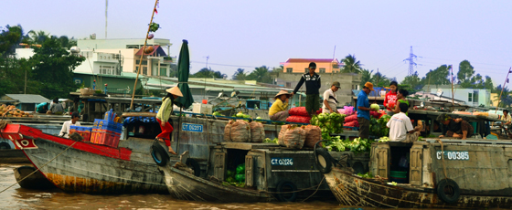 Cai Be, l'un des marchés flottants sur le delta du Mékong.