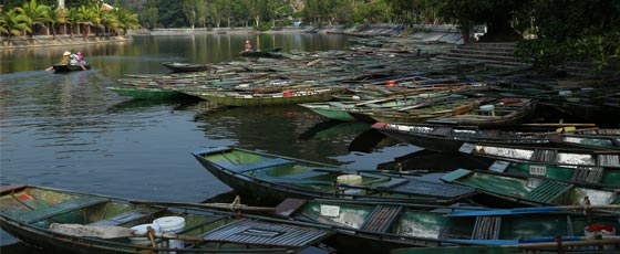 La balade en barque est l'une des activités que l'on peut pratiquer dans la région de Tam Coc