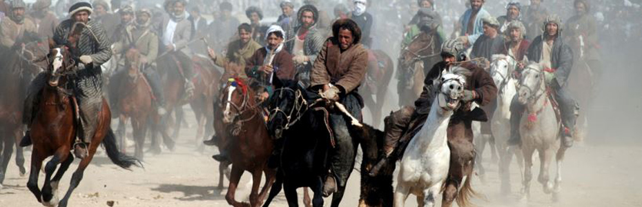 Les joueurs de Bouzkachi en pleine action .