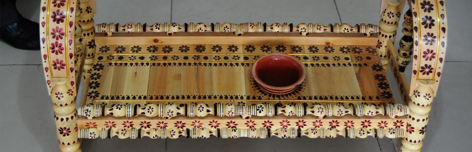 Berceau traditionnel fabriqué pour la fête du berceau en Ouzbékistan.