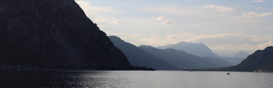 Fin de journée sur le lac de Côme, en Italie.