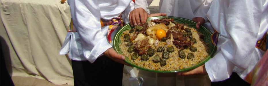 Le plov traditionnel est un plat que l'on mange souvent lors des célébrations en Ouzbékistan.