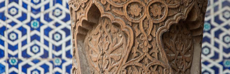 Détail d'une sculpture de bois à Khiva en Ouzbékistan.